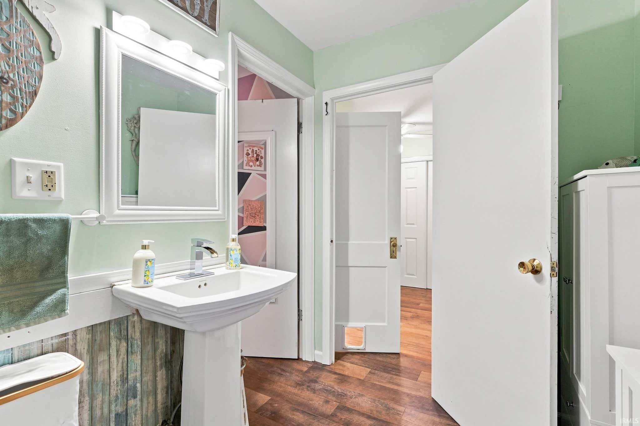 Image of 3370 W Old Lake Road