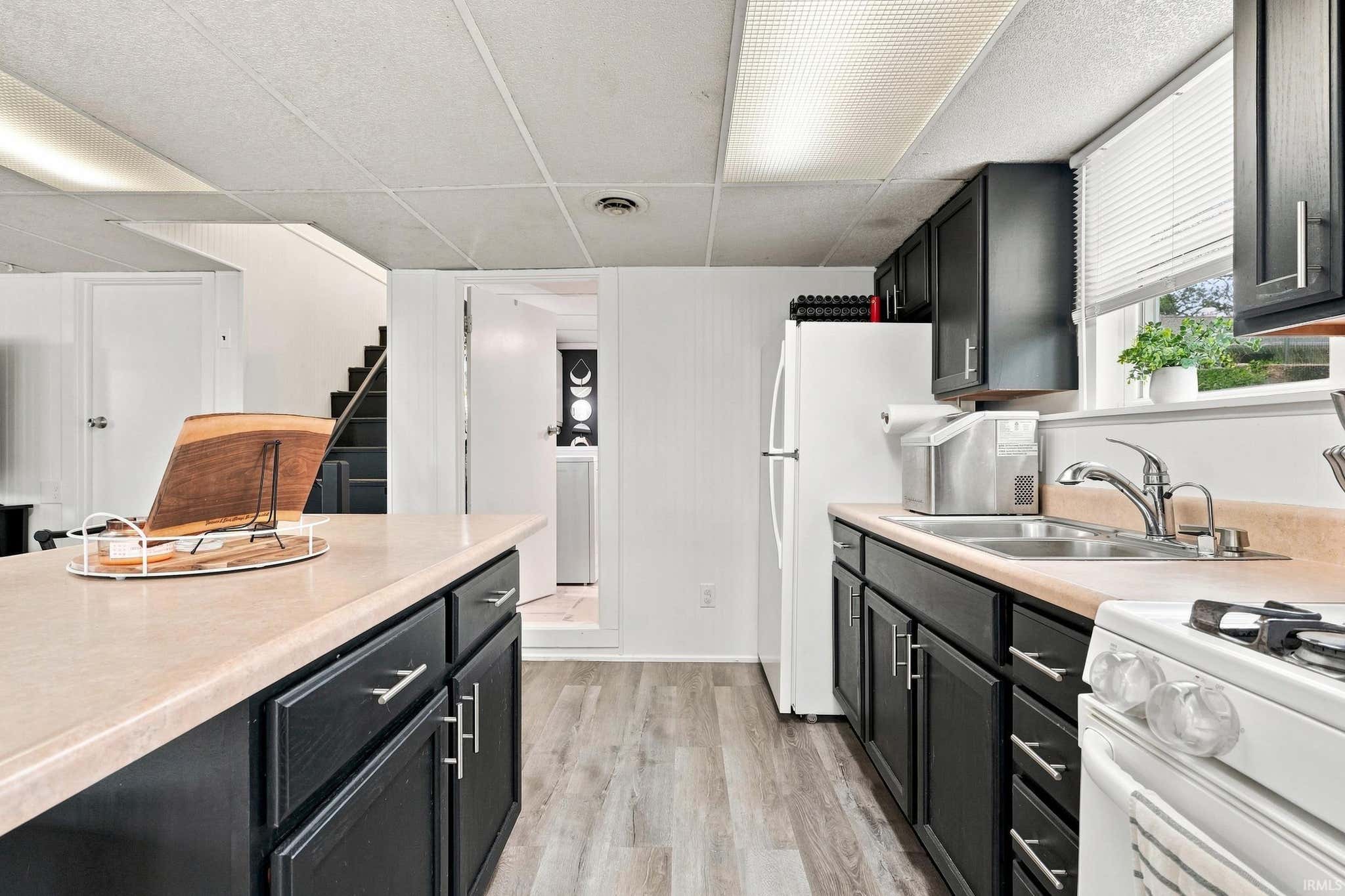 Image of 3370 W Old Lake Road